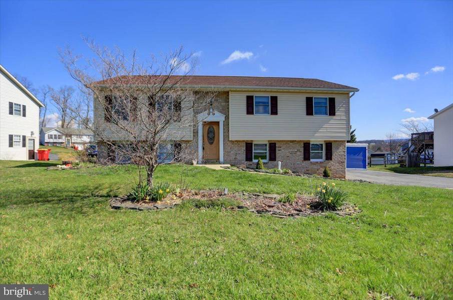 9 INDEPENDENCE DR, Shippensburg, PA 17257