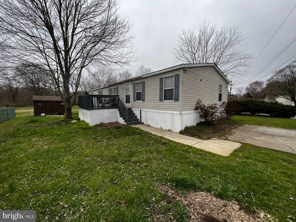 35 N DRAGON DR, Bear, DE 19701