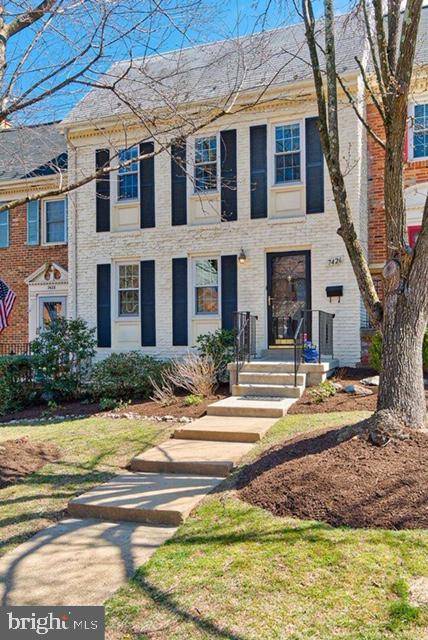 7426 HALLCREST, Mclean, VA 22102