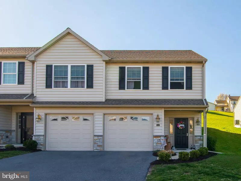 59 WOODS EDGE DR, Elizabethtown, PA 17022