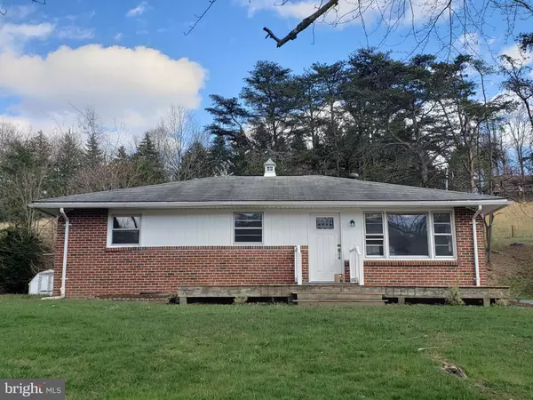 310 N LAUREL AVE, Berkeley Springs, WV 25411