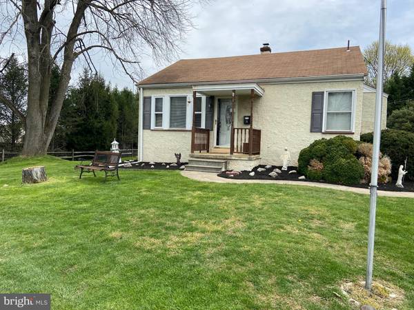 21 LARK LN, Audubon, PA 19403