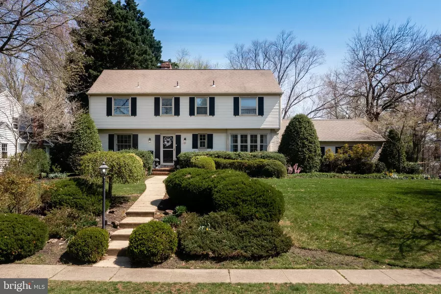 137 RAMBLEWOOD RD, Moorestown, NJ 08057