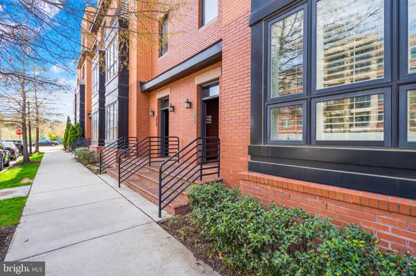 605 E NELSON AVE #102, Alexandria, VA 22301