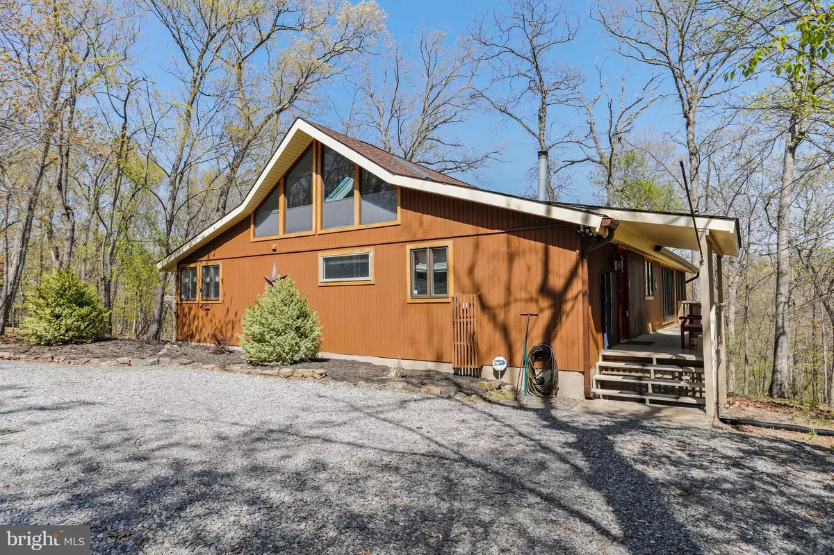 Hedgesville, WV 25427,55 WIGWAM COURT