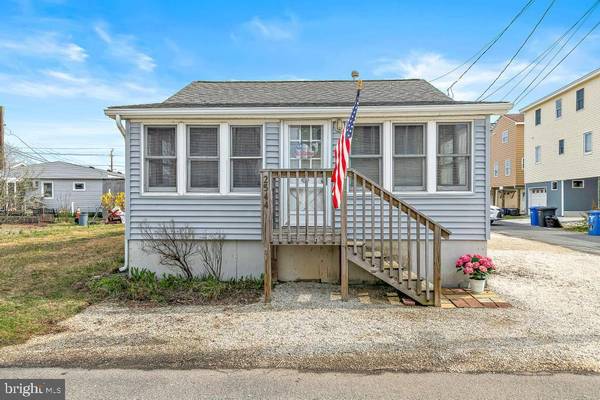 2544 CIRCLE DR, Manahawkin, NJ 08050