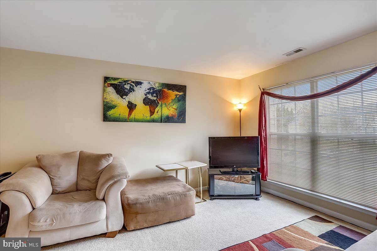 Hyattsville, MD 20785,813 ENGLISH CHESTNUT CT #7