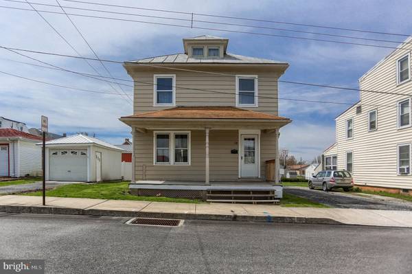 12 PARK AVE, Littlestown, PA 17340