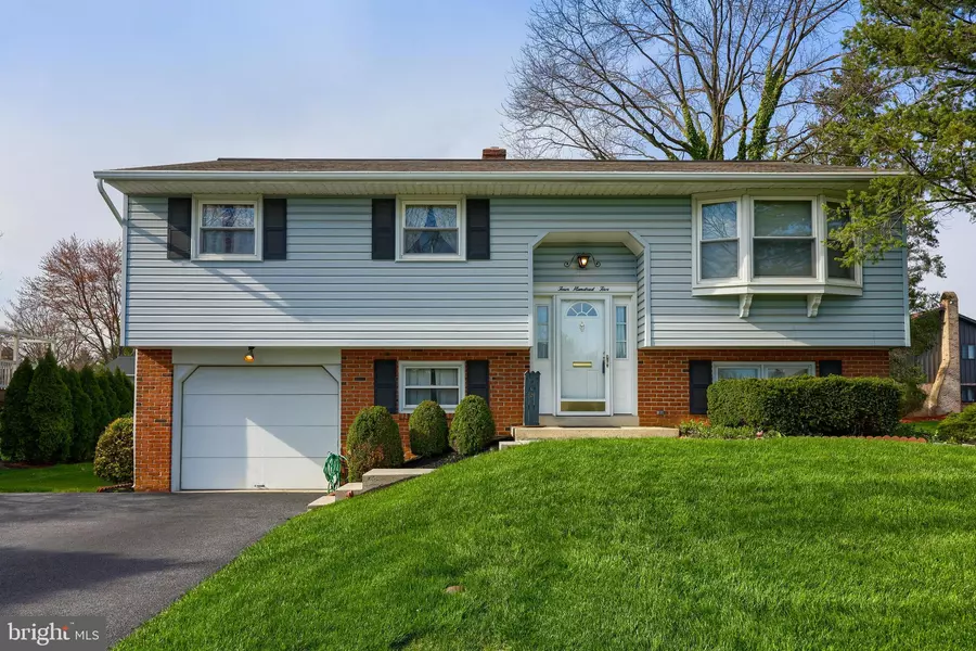 405 CANDLEWYCK RD, Lancaster, PA 17601