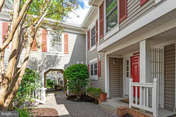 Arlington, VA 22206,2919-B S WOODSTOCK ST #2