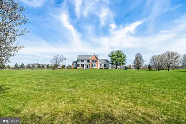 1093 CHERRY LN, Wycombe, PA 18980