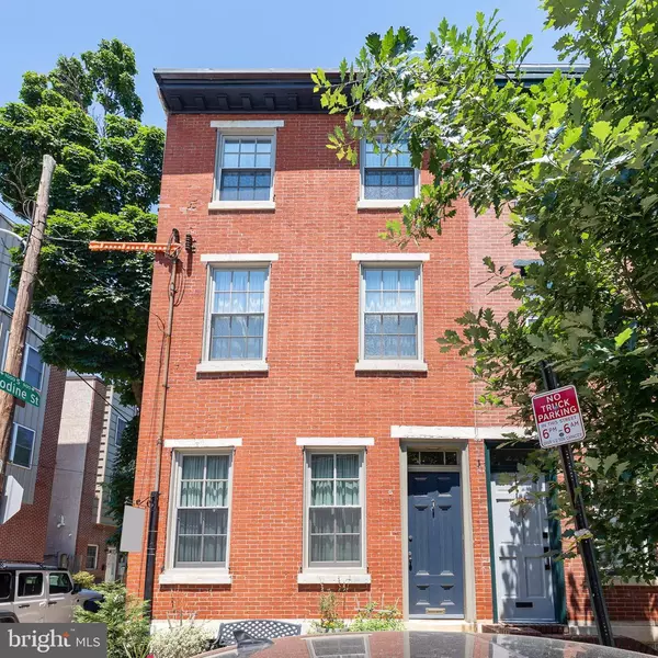 223 CARPENTER ST, Philadelphia, PA 19147