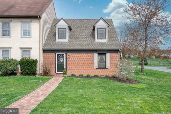 63 CARRIAGE HOUSE DR, Willow Street, PA 17584