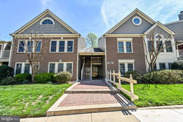 12001 RIDGE KNOLL DR #805A, Fairfax, VA 22033