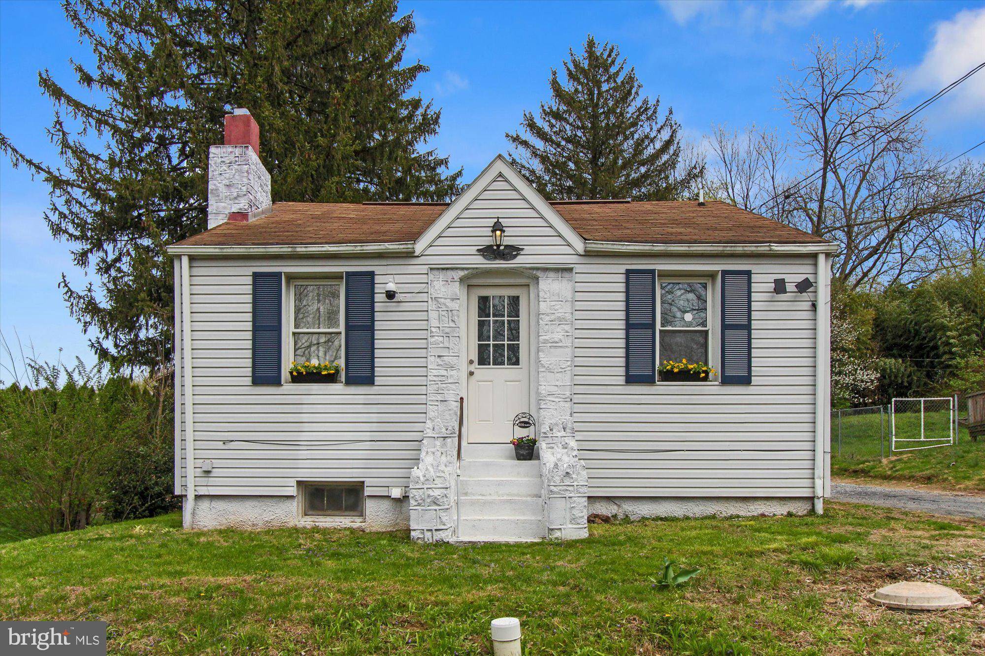 55 HICKORY DR, Lancaster, PA 17602