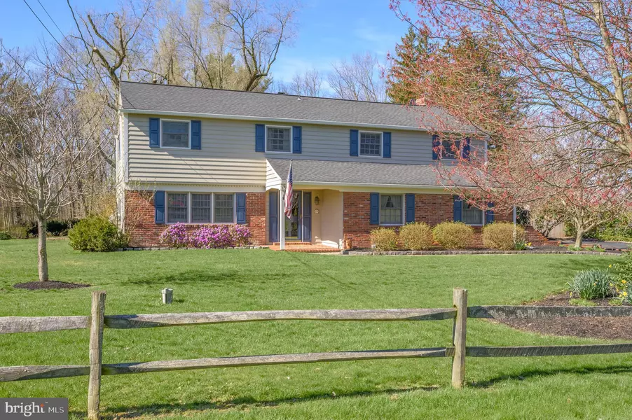 19 PEBBLE WOODS DR, Doylestown, PA 18901