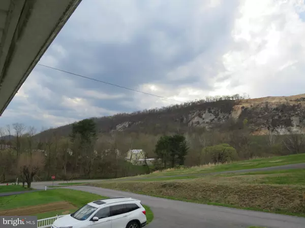 Berkeley Springs, WV 25411,40 PHILLIPS ST