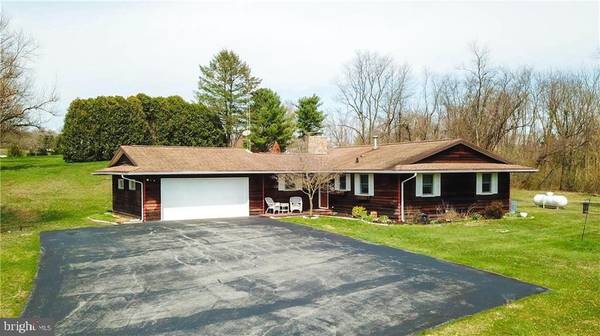 187 VALLEY RD, Bernville, PA 19506