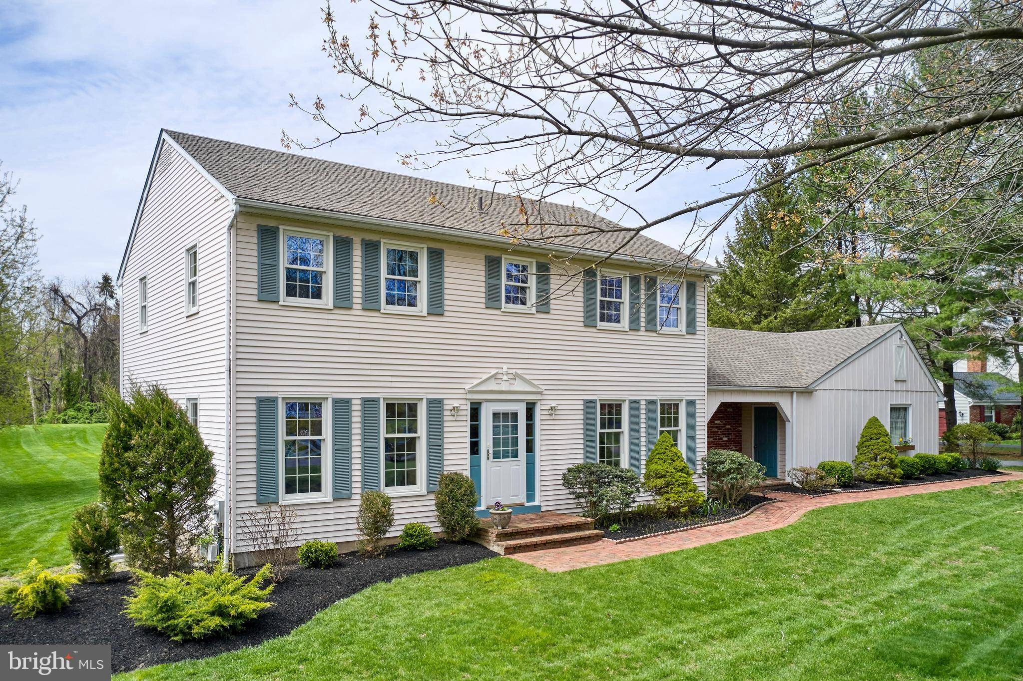 23 HILLSIDE LN, New Hope, PA 18938