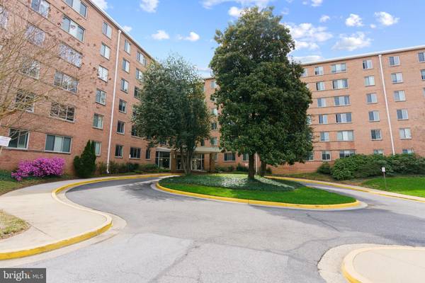 3000 SPOUT RUN PKWY #B301, Arlington, VA 22201