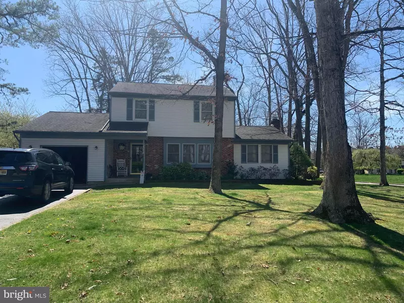 2 SUMMER DR, Berlin, NJ 08009