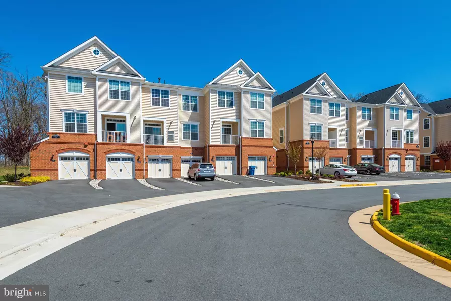 23245 MILLTOWN KNOLL SQ #111, Ashburn, VA 20148