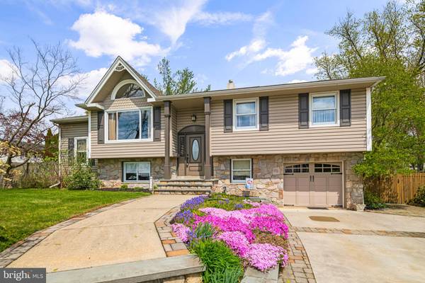 113 BLACKTHORNE LN, Aston, PA 19014