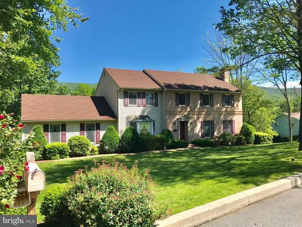 813 N CRESCENT AVE, Hamburg, PA 19526