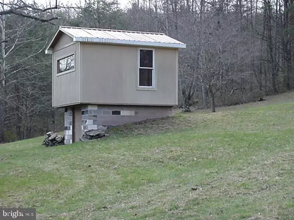 Paw Paw, WV 25434,969 CRITTON OWL HOLLOW RD