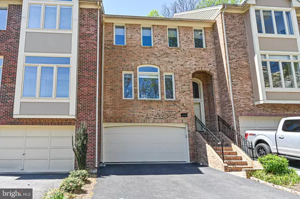 11505 HEMINGWAY DR, Reston, VA 20194