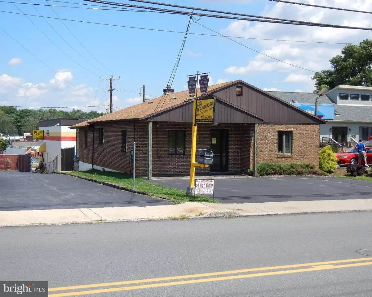 Whitehall, PA 18052,165 MICKLEY RD