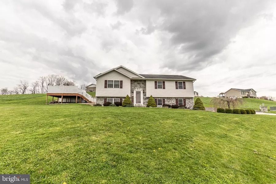 2 SUMMIT DR, Mifflin, PA 17058