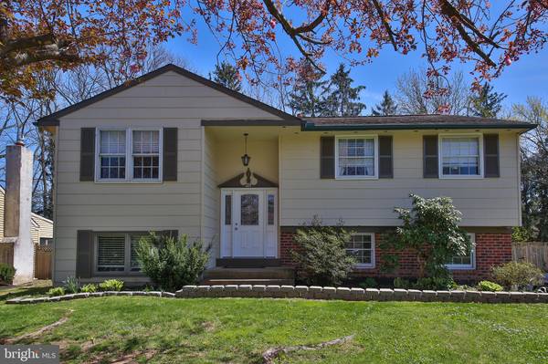 223 HILLCREST DR, Doylestown, PA 18901