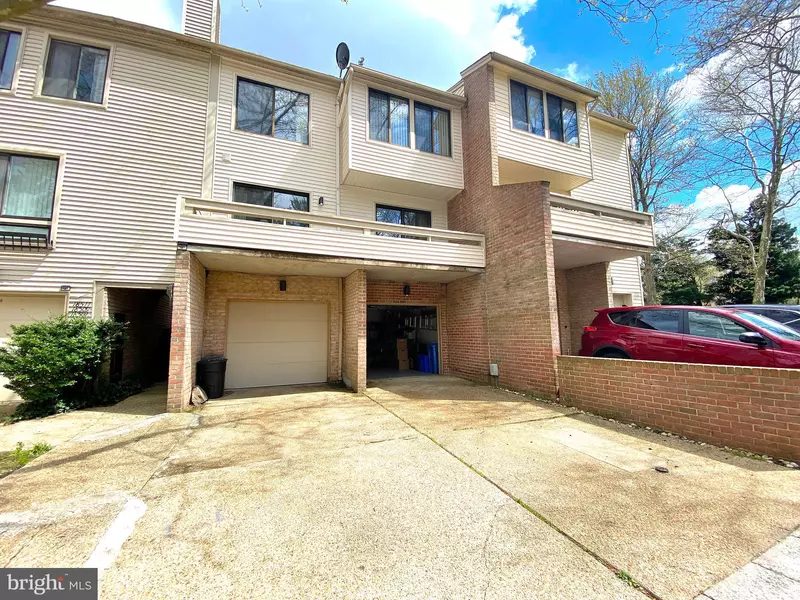 18505 LOCUST POINT CT, Montgomery Village, MD 20886