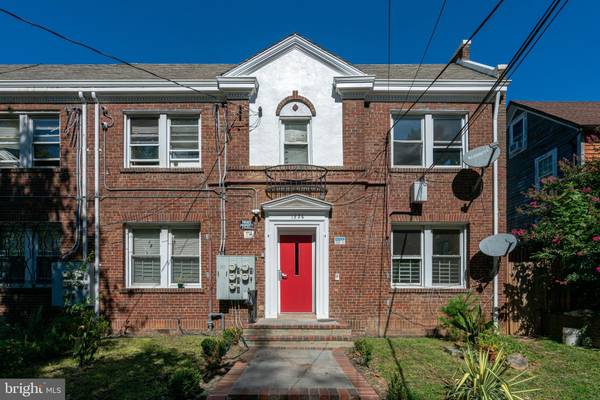 1526 V ST SE, Washington, DC 20020