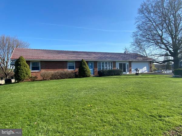 525 FLORENCE AVE, Hamburg, PA 19526