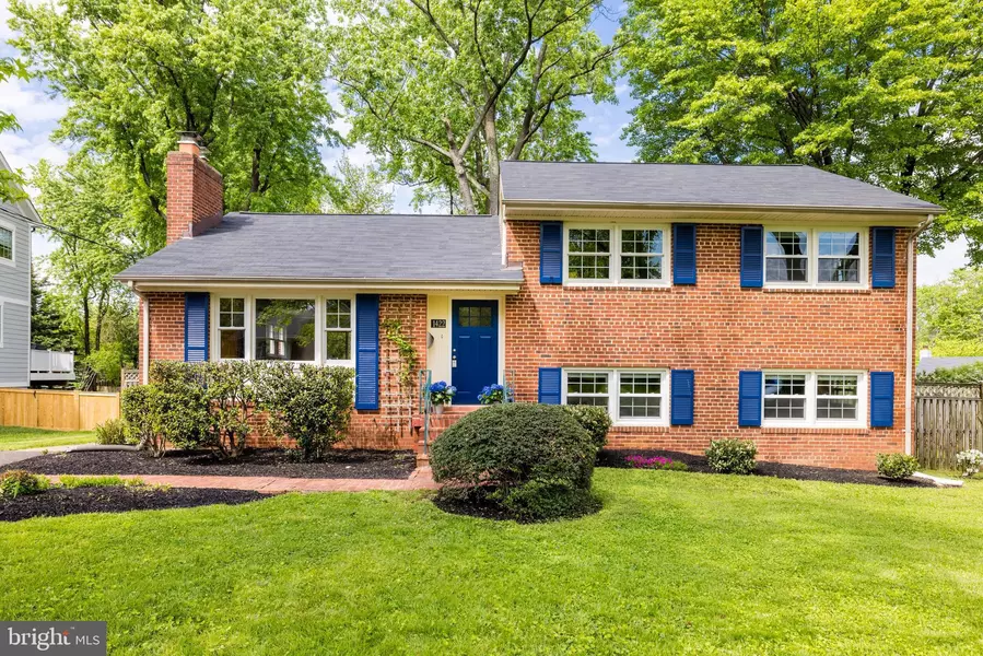 1422 MAYFLOWER DR, Mclean, VA 22101