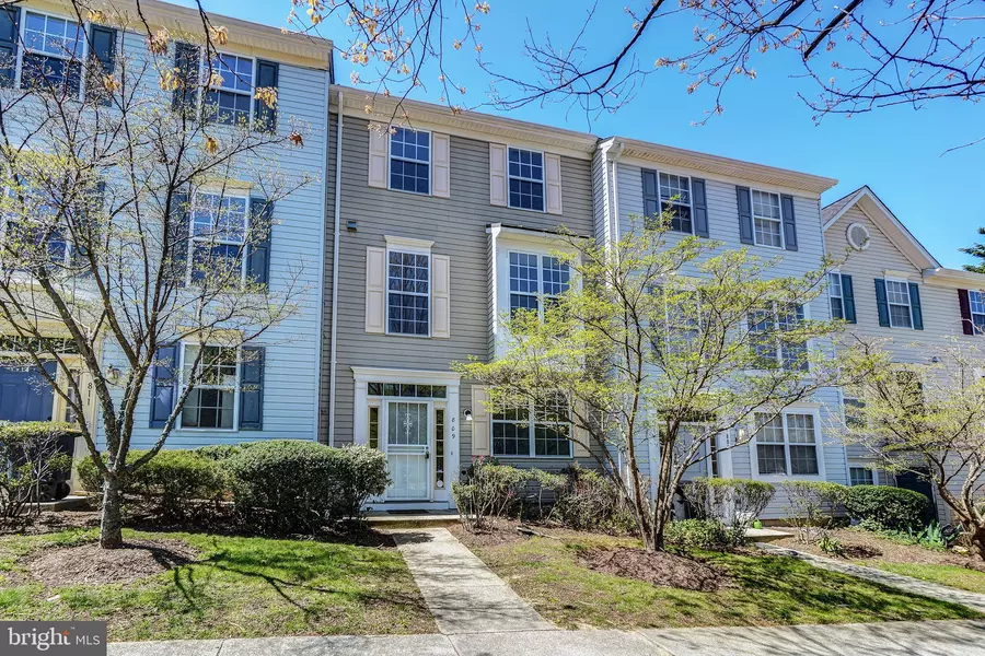 809 ENGLISH CHESTNUT DR #5, Landover, MD 20785