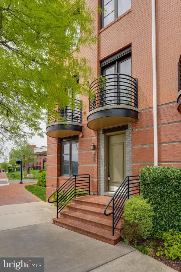 2002 POTOMAC AVE, Alexandria, VA 22301