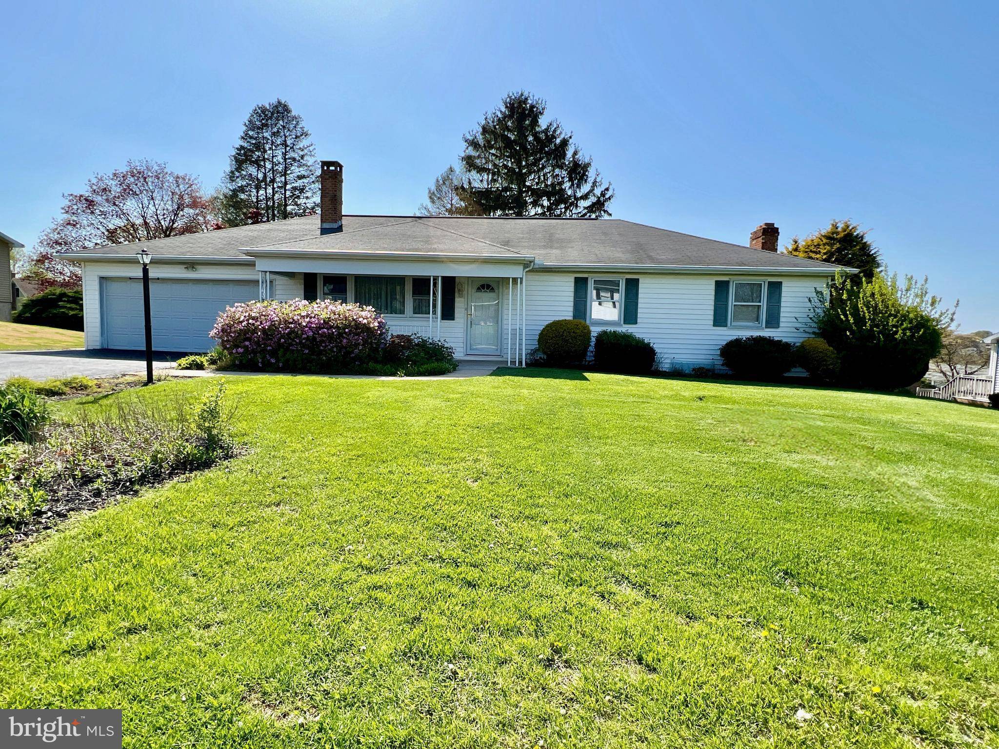 216 LEADERTON DR,  Dallastown,  PA 17313