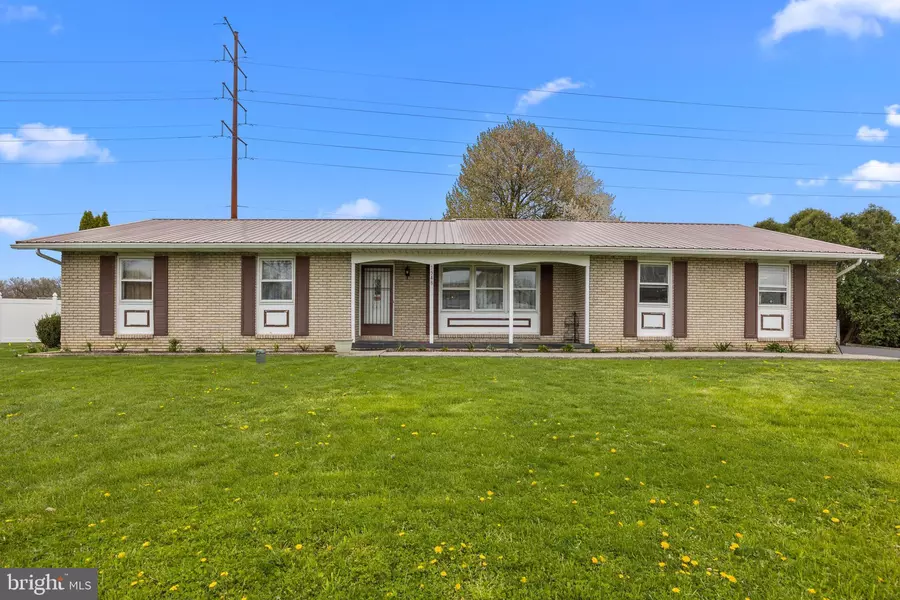 7548 TREXLER CIR, Trexlertown, PA 18087