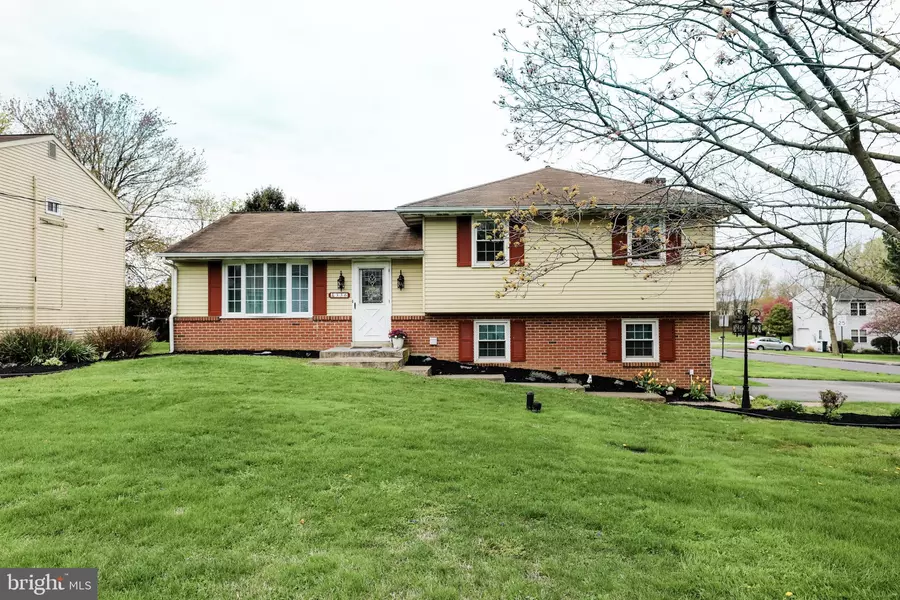 336 PLEASANT VIEW DR, Willow Street, PA 17584