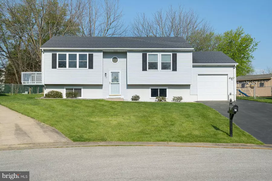 16 BUCHANAN CIR, Newark, DE 19702