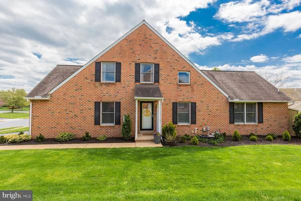 500 HILLSIDE DR, Mountville, PA 17554