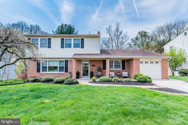 228 GREEN LANE DR, Camp Hill, PA 17011