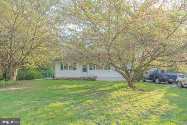 8 LAUFFER LN, Sewell, NJ 08080