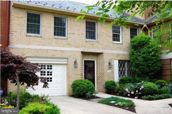 2745 UNICORN LN NW,  Washington,  DC 20015