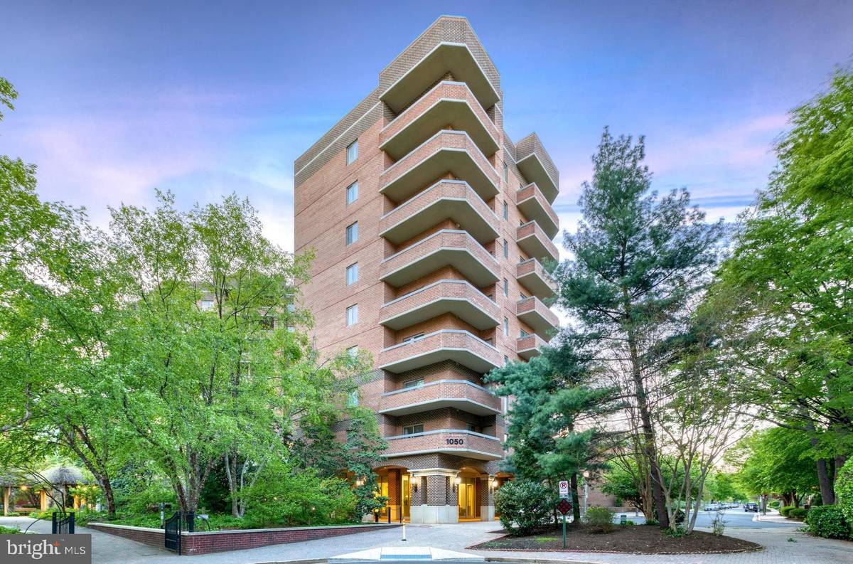 Arlington, VA 22201,1050 N STUART ST #214