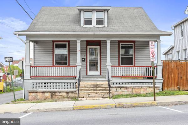 17 E ORANGE ST, Shippensburg, PA 17257