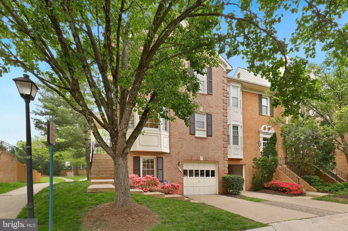 Vienna, VA 22182,2056 PIERIS CT